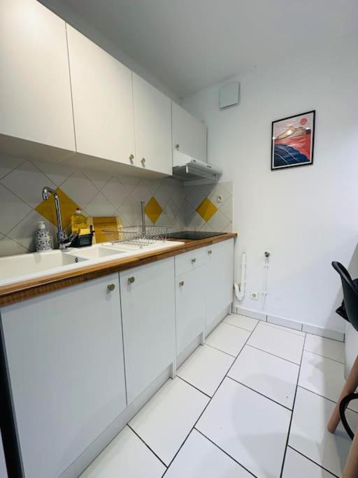 Appartement Confidentiel Лаон Екстериор снимка